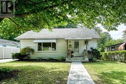 LOWER - 102 KRIBS STREET Cambridge, ON N3C 3N5