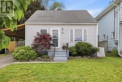 22 NASSAU STREET Oshawa (Vanier), ON L1J 4A4
