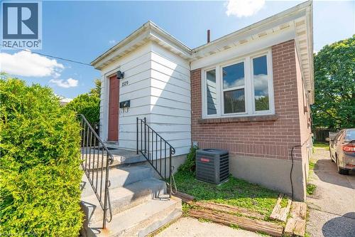 Front entrance to main level - 1519 Howland Avenue, London, ON 