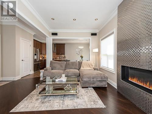 6 Lockburn Crescent, Brampton, ON 