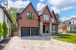 152 WELLS STREET Aurora, ON L4G 1T7