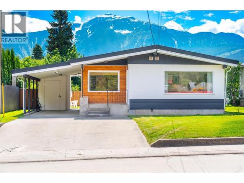 815 Fourth Street E  Revelstoke, BC V0E 2S0