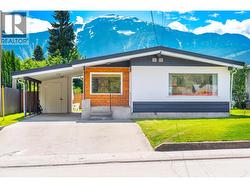 815 Fourth Street E Revelstoke, BC V0E 2S0