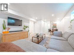 Suite Living & Dining Space - 