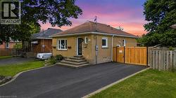 627 UPPER SHERMAN Avenue  Hamilton, ON L8V 3M4
