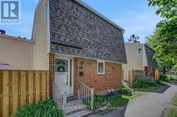 239 SALTER CRESCENT  Ottawa, ON K2K 1Z2