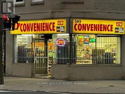 979 KING STREET E  Hamilton, ON L8M 1C3