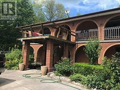 10 CELESTINE COURT  Tiny, ON L9M 0H3
