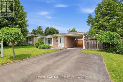 30 IRWIN CRESCENT  Halton Hills, ON L7G 1G1