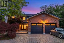26 OAKRIDGE COURT Brampton, ON L6Z 2A4