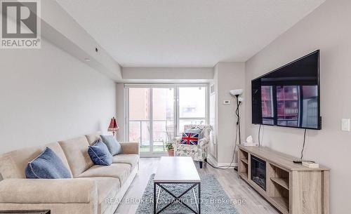 225 - 35 SARANAC BOULEVARD  Toronto, ON M6A 2G4