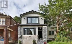 386 COXWELL AVENUE Toronto, ON M4L 3B7
