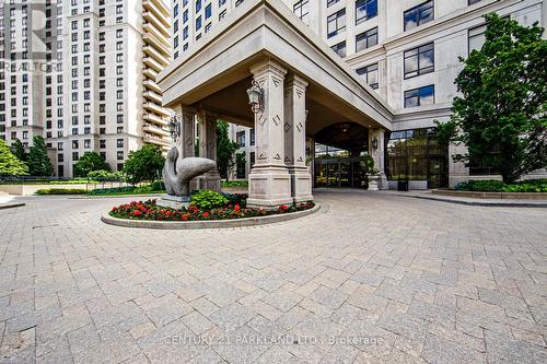 501 - 9235 JANE STREET  Vaughan, ON L6A 0J8