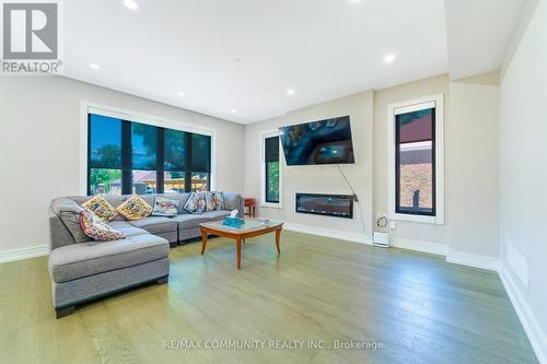 856 Kennedy Road, Toronto, ON 