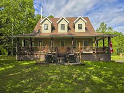 1862 Mackenzie Beach Avenue Thunder Bay, ON P7A 0T6