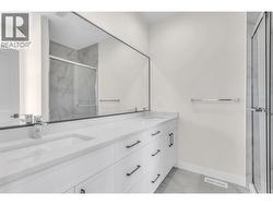 Master Ensuite - 