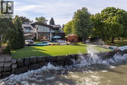 1540 WATERSEDGE Road  Mississauga, ON L5J 1A4