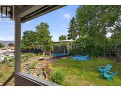 Lots of yard space - 
