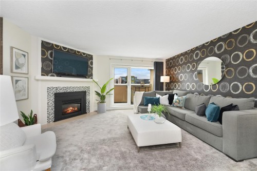 #301-2490 Bevan Ave, Sidney, BC 