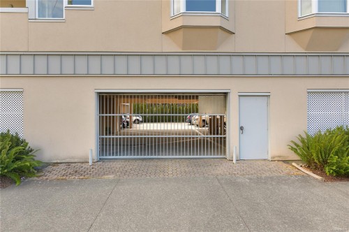 #301-2490 Bevan Ave, Sidney, BC 