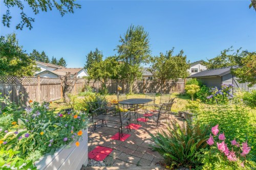 5954 Broadway Rd, Nanaimo, BC 