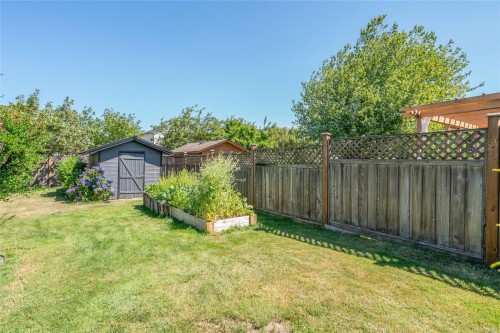 5954 Broadway Rd, Nanaimo, BC 