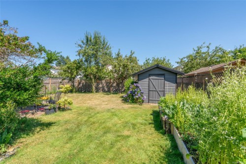 5954 Broadway Rd, Nanaimo, BC 