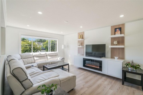 5954 Broadway Rd, Nanaimo, BC 