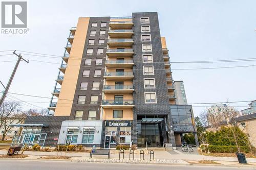 901 - 8 HICKORY STREET W  Waterloo, ON N2L 3H6