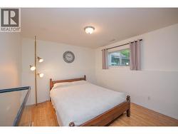 Basement bedroom - 