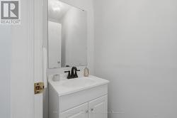 Main floor 2-pc bathroom - 