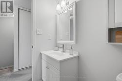4-pc bathroom - 