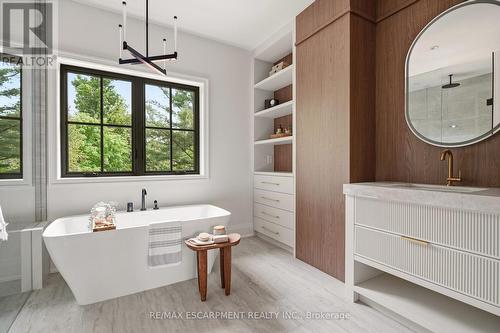 727 King Road, Burlington, ON 