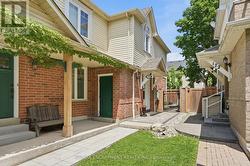 174 FELLOWES CRESCENT  Hamilton, ON L8B 0M9