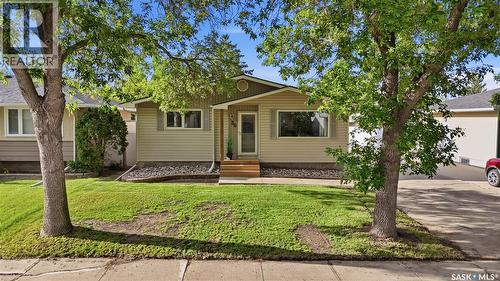 30 Straub Crescent, Regina, SK 