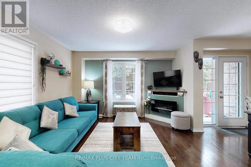 16 Edison Way, Whitby, ON 