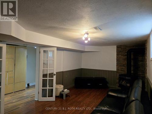 105 Chieftain Crescent, Barrie, ON 