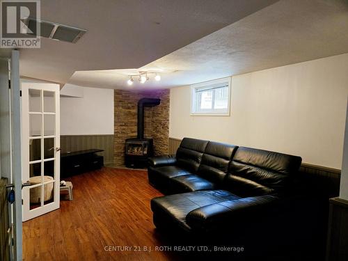105 Chieftain Crescent, Barrie, ON 