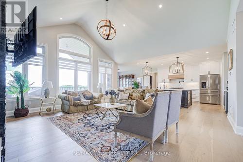 7 HORIZON COURT , Kawartha Lakes, Ontario L0A 1A0 4