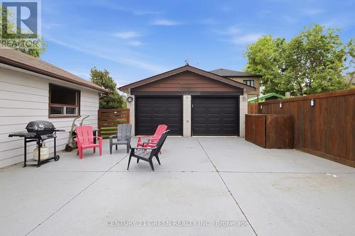 Courtyard + Detached Garage - 7649 Redstone Road, Mississauga, ON 