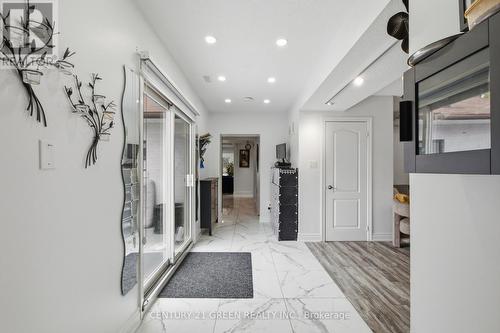 Hallway - 7649 Redstone Road, Mississauga, ON 