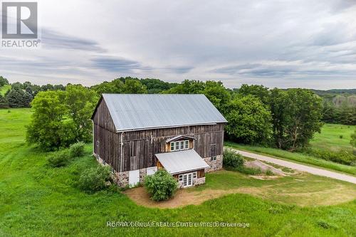 Restored Barn with Apartment/Studio - 6952 Second Line, New Tecumseth, ON 