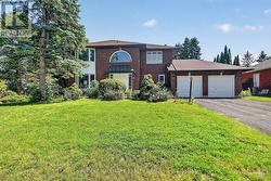 9 HALLDORSON CRESCENT  Ottawa, ON K2K 2C3