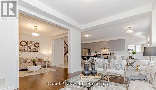 98 Eberly Woods Drive, Caledon, ON - Indoor Photo Showing Living Room