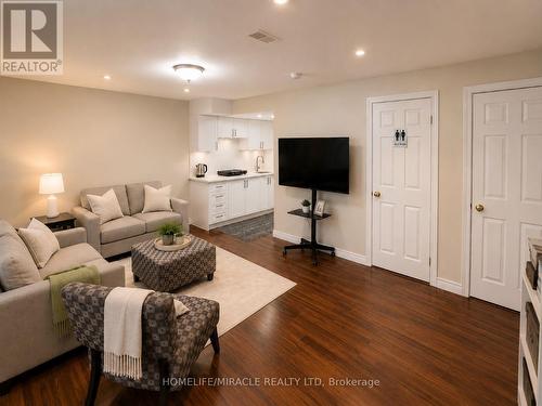 11 Reistview Street, Kitchener, ON 