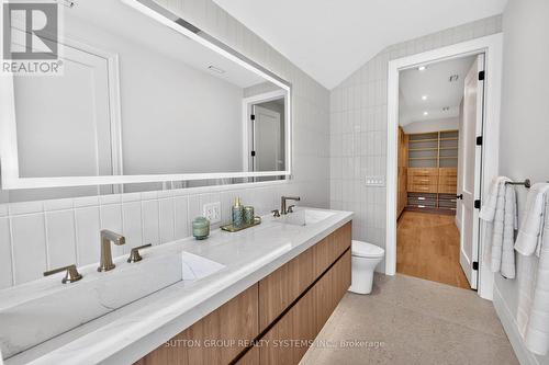 En-suite primary washroom - 272 Renforth Drive, Toronto, ON 
