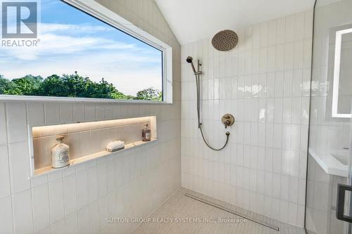 En-suite primary washroom - 272 Renforth Drive, Toronto, ON 