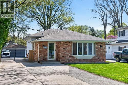 226 EDGEWATER BOULEVARD  Tecumseh, ON N8N 2H2
