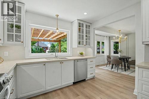 72 Mountain Park Avenue, Hamilton, ON 