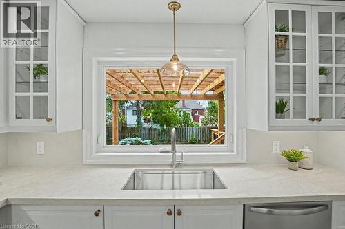72 Mountain Park Avenue, Hamilton, ON 